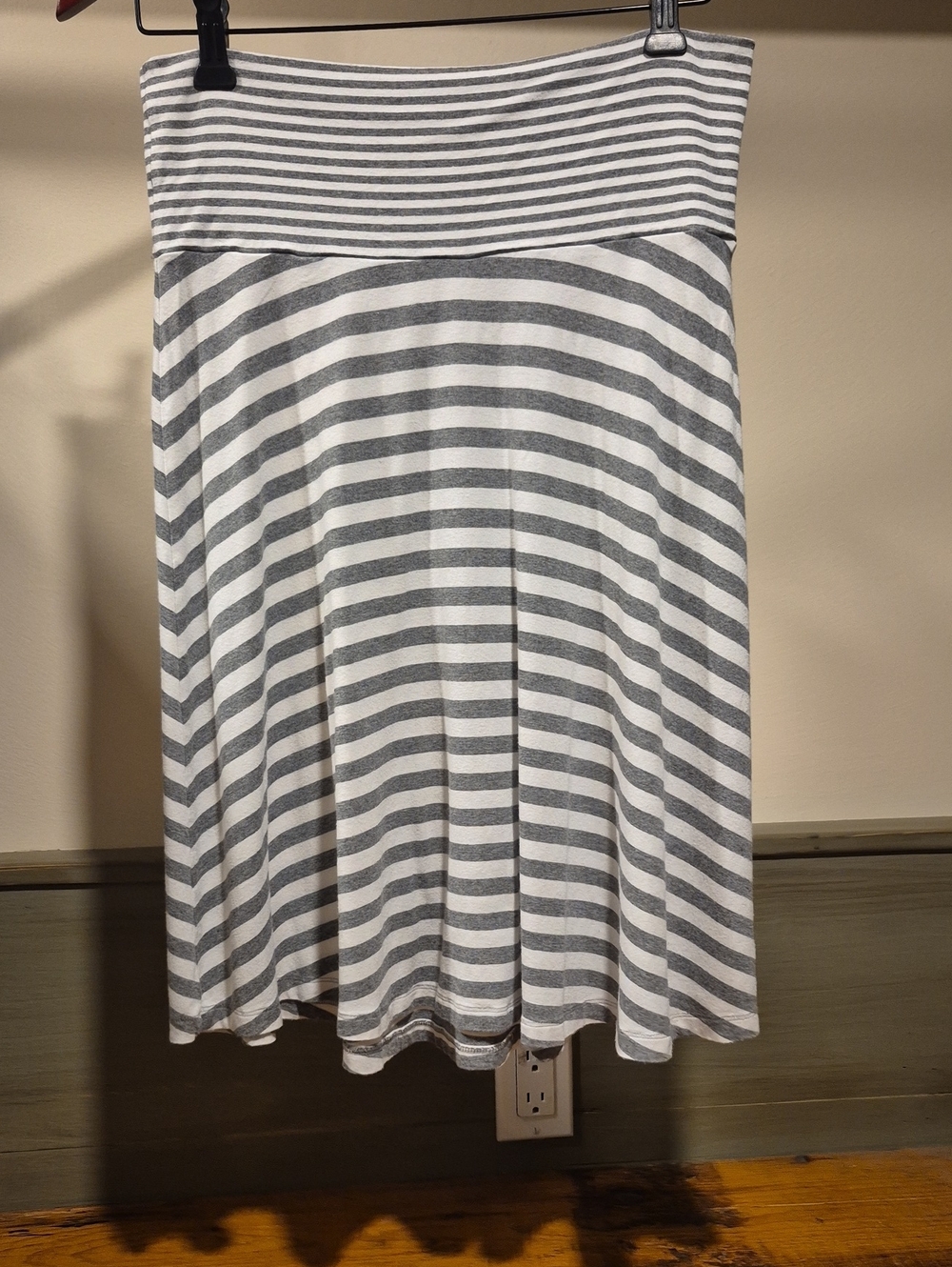 GAP Gray and White Striped Skater Skirt